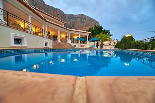 Villa de Lujo en Javea En Pleno Parque Natural del Montgo,