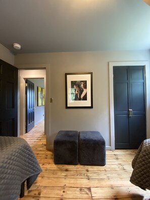 Interior - Newly Renovated Designer 3-BR / 2-BTH Carriage House in Athens! (Athens)