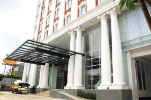 Exterior - Savero Hotel (Depok)