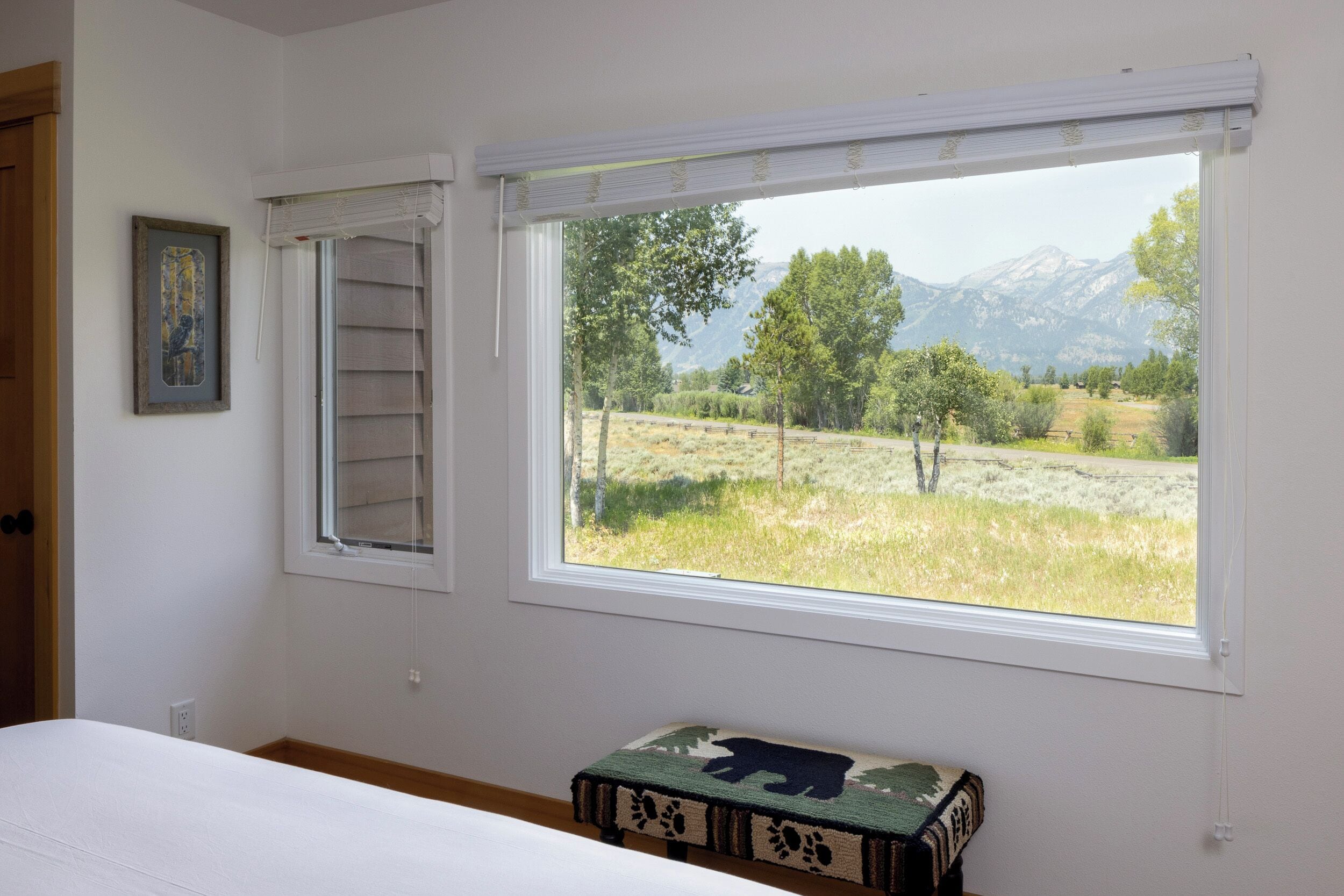 2 bedrooms, desk, iron/ironing board, WiFi