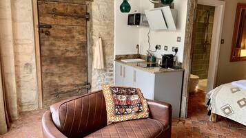 Studio, Ensuite (Stable) | Private kitchen