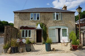 Exterior - The Coach House and The Stable (Stroud)