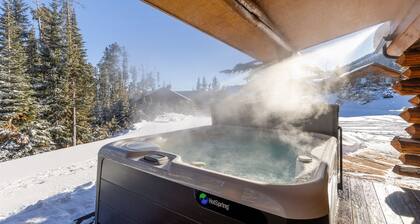 Ski-in/Ski-out from the Door! Beautiful Cowboy Heaven Cabin w/ Hot Tub & Views