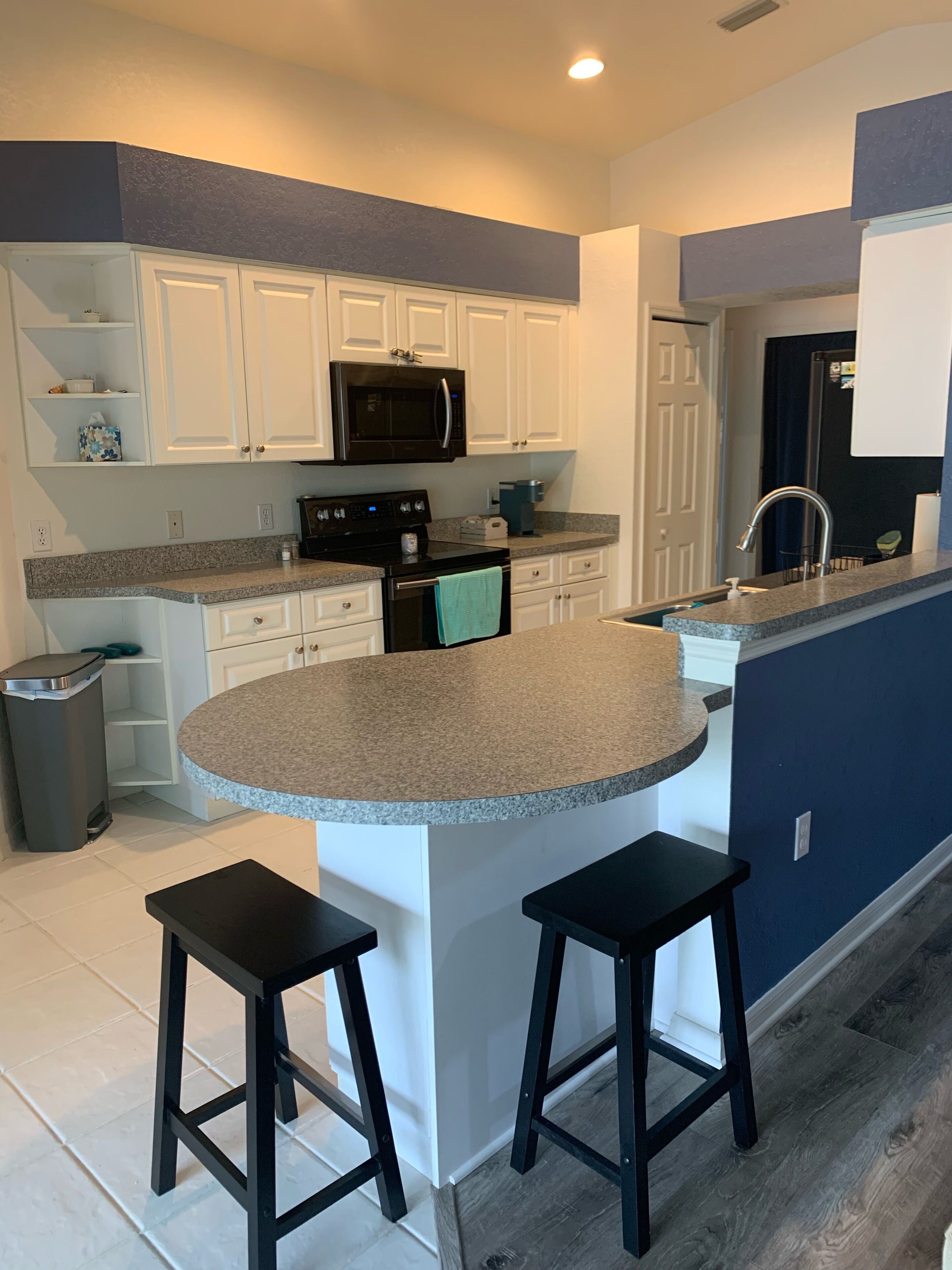 冰箱、微波炉、烤箱、炉灶