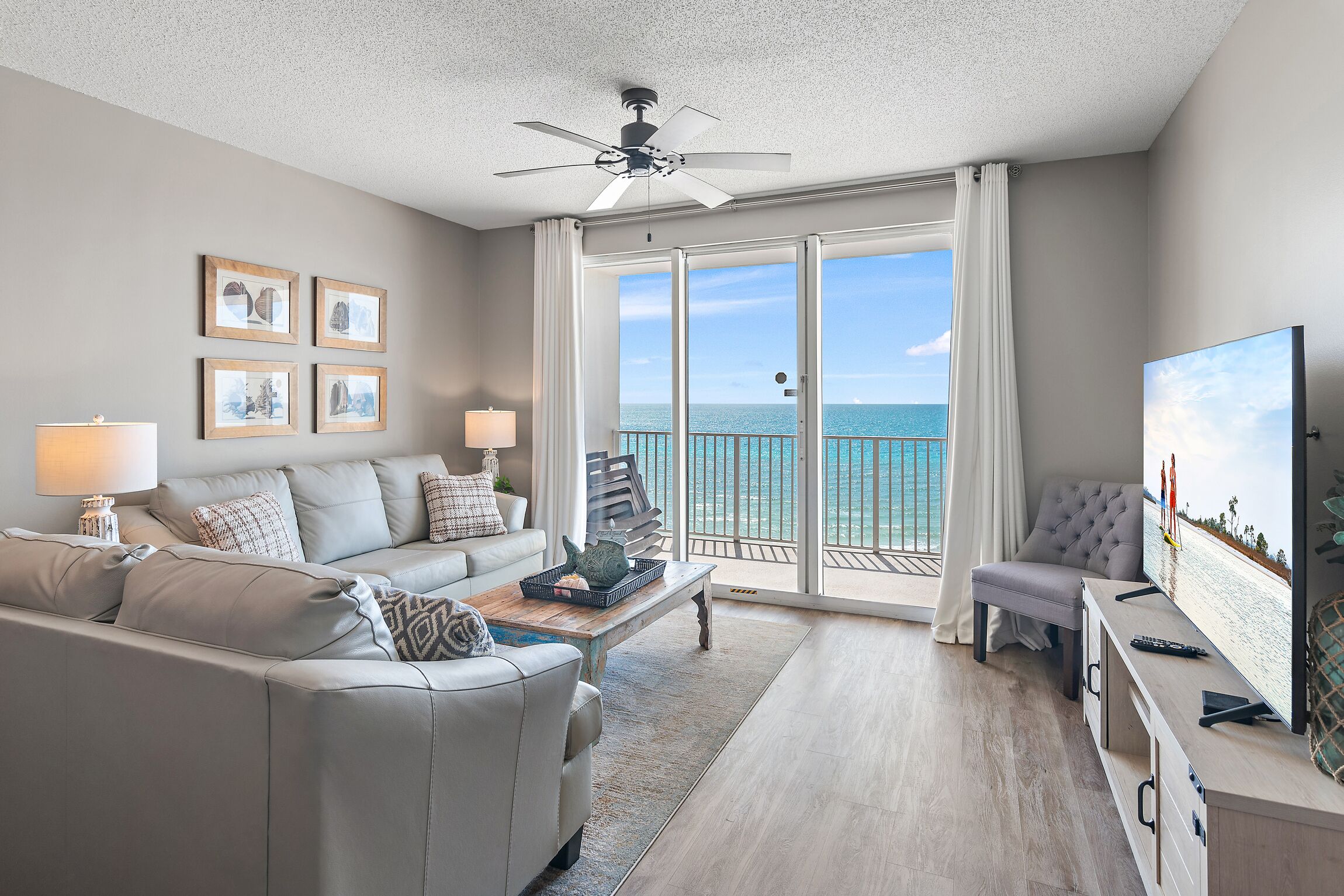 Televisor intel·ligent i estèreo 