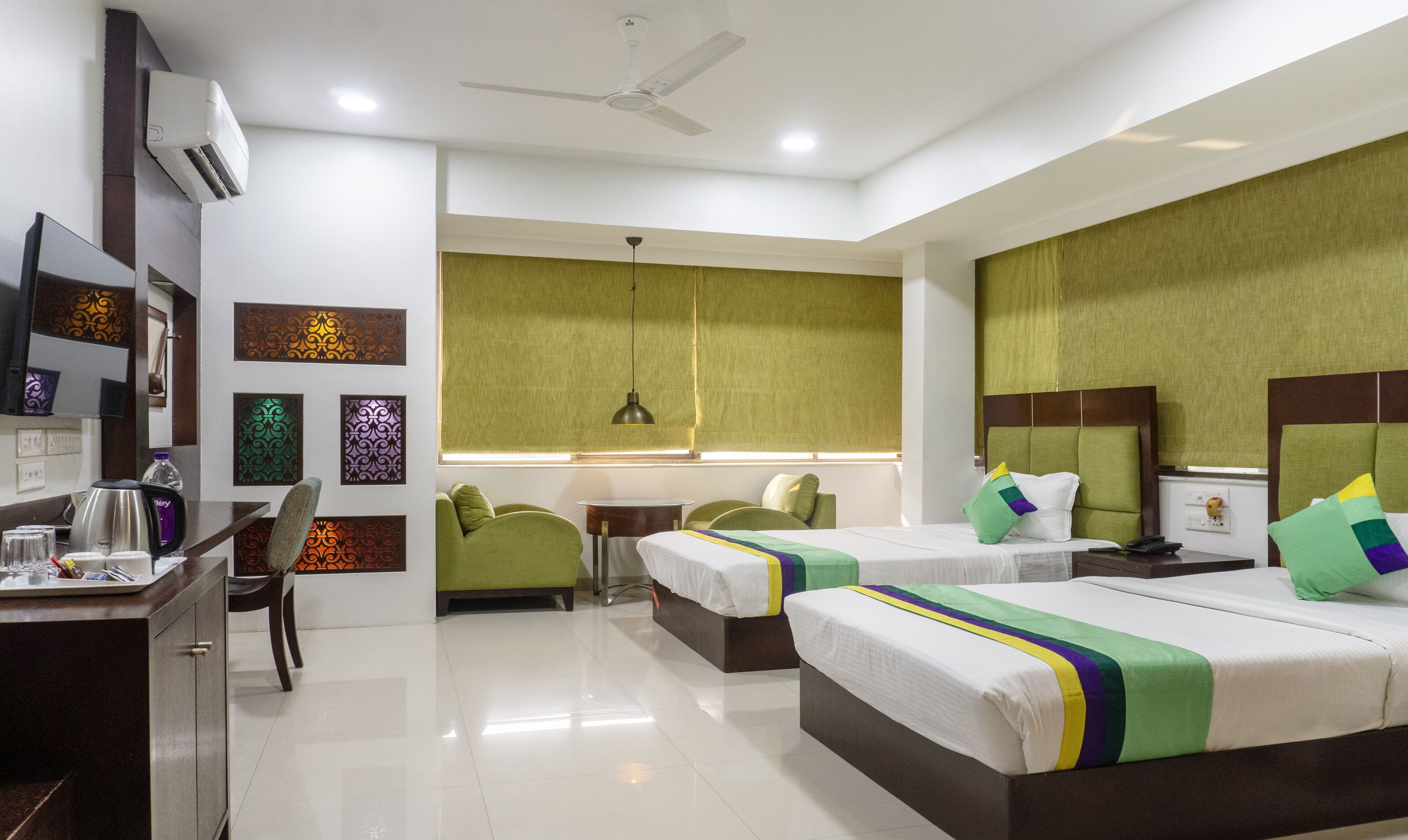 In-room safe, desk, iron/ironing board, bed sheets