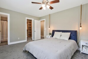 5 عدّة غرف نوم وواي فاي مجانًا وملاءات أسرّة