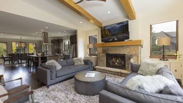 TV, fireplace, stereo