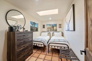 2 bedrooms, travel crib, free WiFi, bed sheets