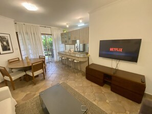 Dining - ⭐️⭐️⭐️⭐️⭐️ Flat Village Maresias - 100 meters from the beach (maresias)