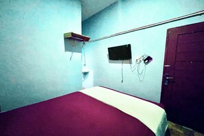 Room - Faster Inn 2 by Zuzu (Medan)