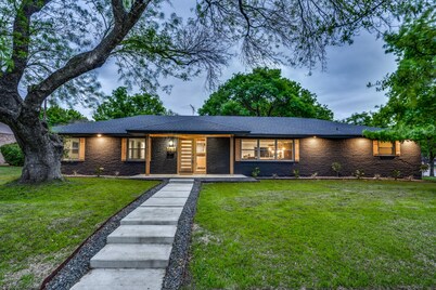 The Corner House- 5 BED/4BATH home in Dallas/DFW!