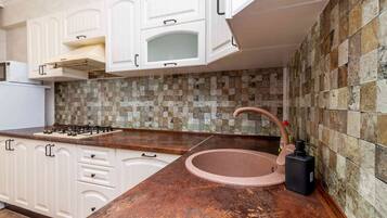 Apartment | Eigene Küche | Kühlschrank, Mikrowelle, Herdplatte, Geschirrspüler