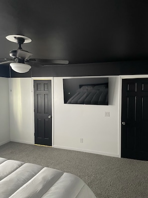 4 habitaciones, tabla de planchar con plancha, wifi y ropa de cama