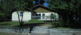 LAC VIEUX DESERT WATERFRONT