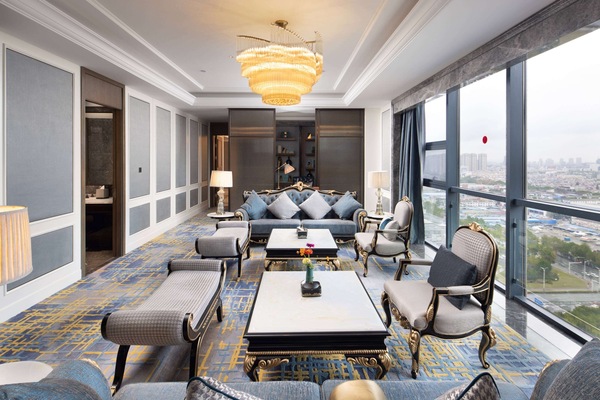 Presidential Suite | Premium bedding, in-room safe, desk, laptop workspace