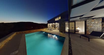 DAELIA VILLAS I of 3 Luxury Villas, private pool, in an enclosed olive grove