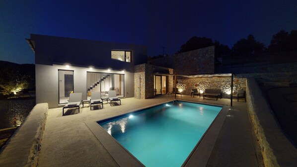 屋外プール、サンラウンジャー