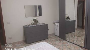 3 Schlafzimmer, Reisekinderbett, WLAN, BettwÀsche