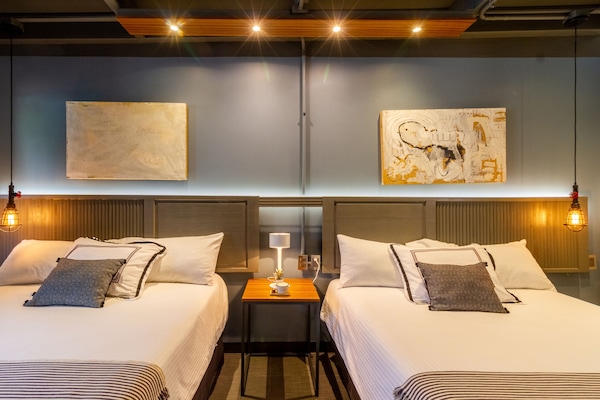 Habitación doble superior | Escritorio, wifi gratis y ropa de cama