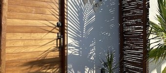 Cheerful 1 bedroom house w/ pool and much more!