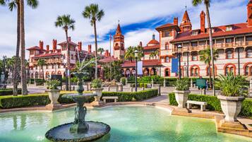 Kolam renang outdoor