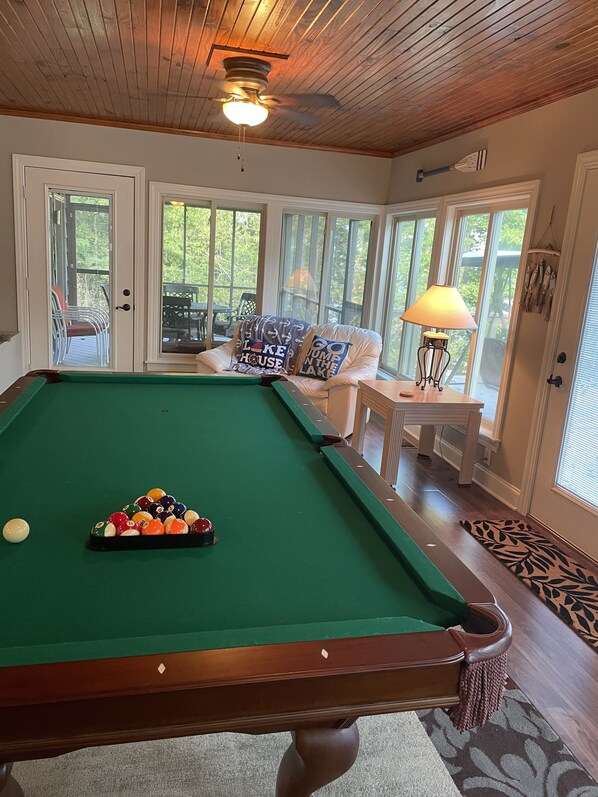 Game room - Beautiful waterfront home on KY lake! (Springville)