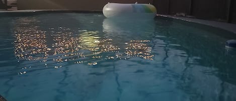 室外游泳池,恒温泳池