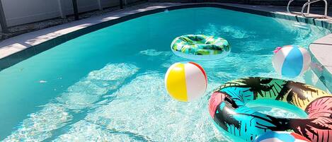 حمّام سباحة خارجي، حمّام سباحة مُدفَّأ