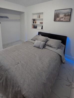 2 bedrooms, desk, iron/ironing board, free WiFi