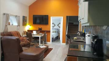 Cottage | Bathroom | Shower, towels