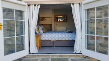 Cottage | 3 bedrooms, free WiFi, bed sheets