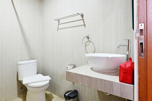Bathroom - Sutan Raja Guest House Talaga Bodas Bandung (Bandung)