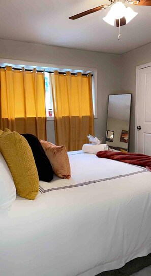 2 bedrooms, iron/ironing board, WiFi