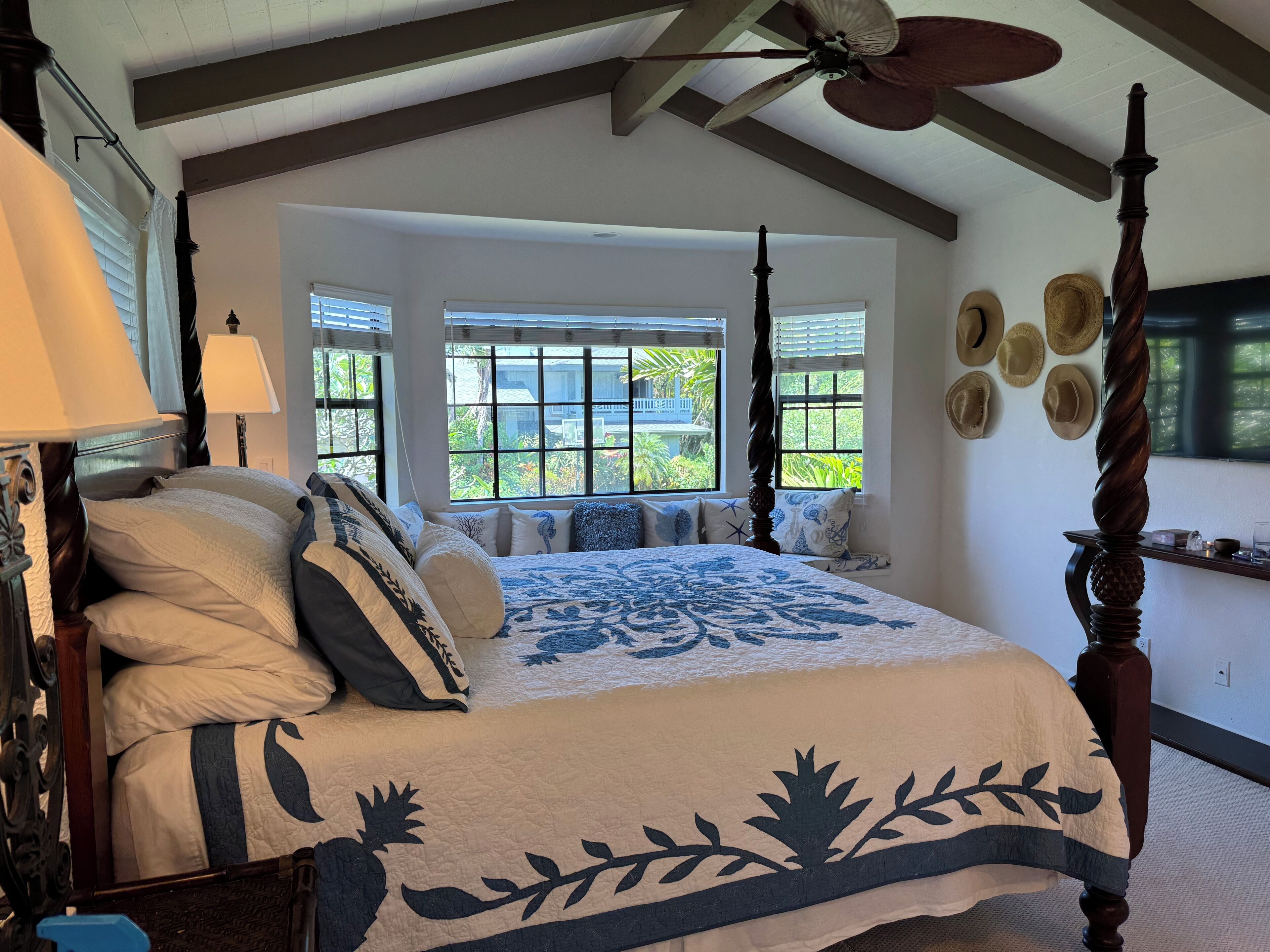 3 bedrooms, desk, iron/ironing board, free WiFi