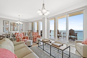 Smart-TV, DVD-spiller, fotballspill og bordtennis