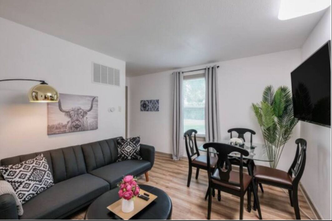 102MA-C |  NEW Monthly rental 2BR 1BA Apt in SA, Roofed Parking!
