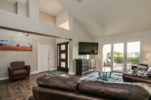 Smart-TV, Kamin, Tischfußball