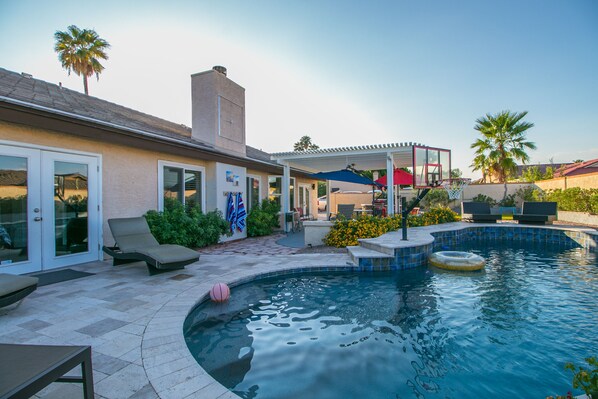 Outdoor pool, a heated pool
