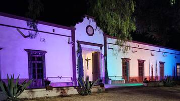 Façana frontal de l'allotjament