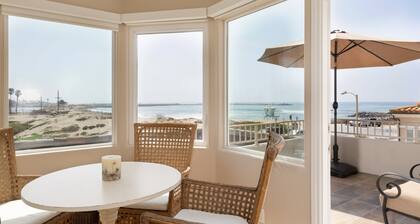 Contemporary Beach Getaway with Expansive Views