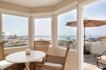 Contemporary Beach Getaway with Expansive Views
