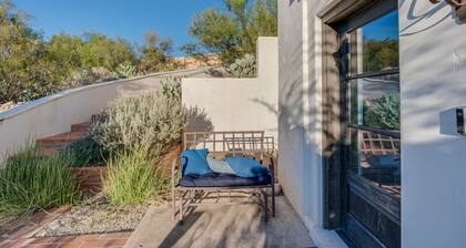 Foothills Luxury Casita with Private Pickleball Court