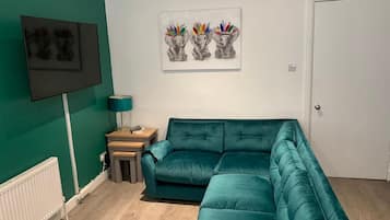 Smart TV, books, stereo