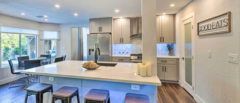 Fridge, microwave, stovetop, dishwasher