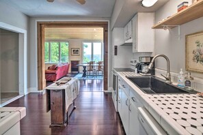 Fridge, microwave, stovetop, dishwasher - Pet-Friendly Austin Home w/ Deck, Yard, & Views! (Austin)