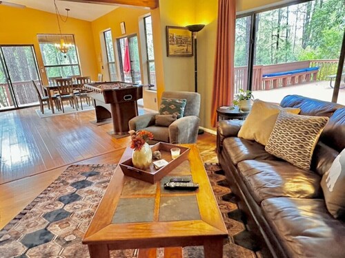 Lazy Bear Cabin- BBQ* FirePit* Goldwater Lake*