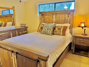 3 bedrooms, desk, iron/ironing board, WiFi