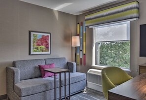 In-room safe, individually decorated, individually furnished, desk - Hampton Inn & Suites Keene (Keene)