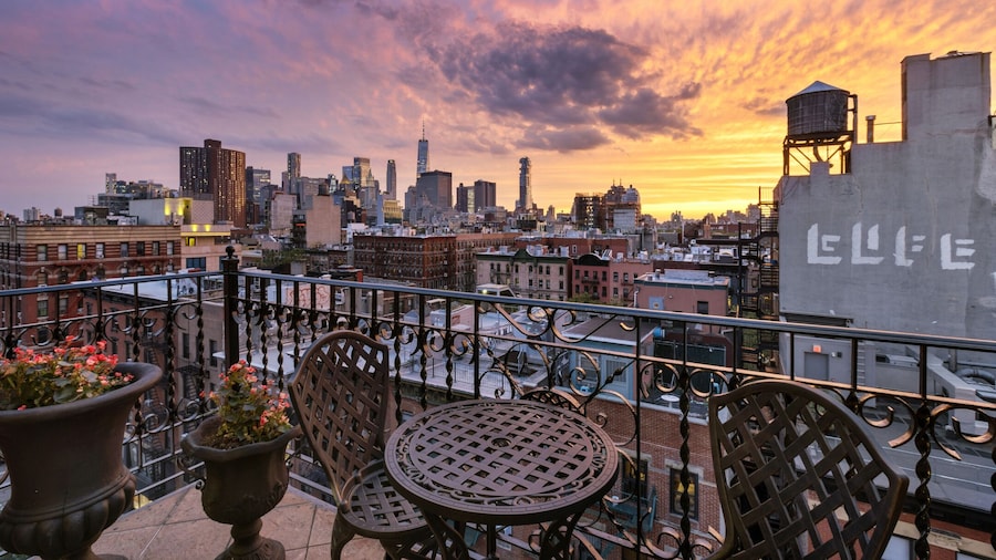 The Historic Blue Moon Hotel - NYC